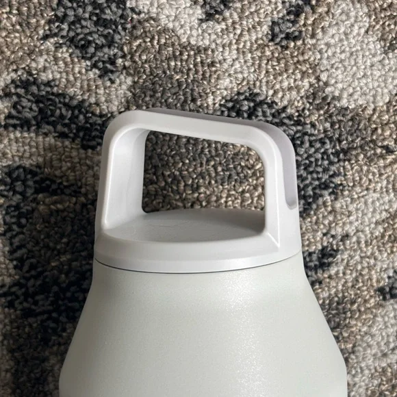 Stanley IceFlow Aerolight Bottle in Gray - Picture 4 of 7